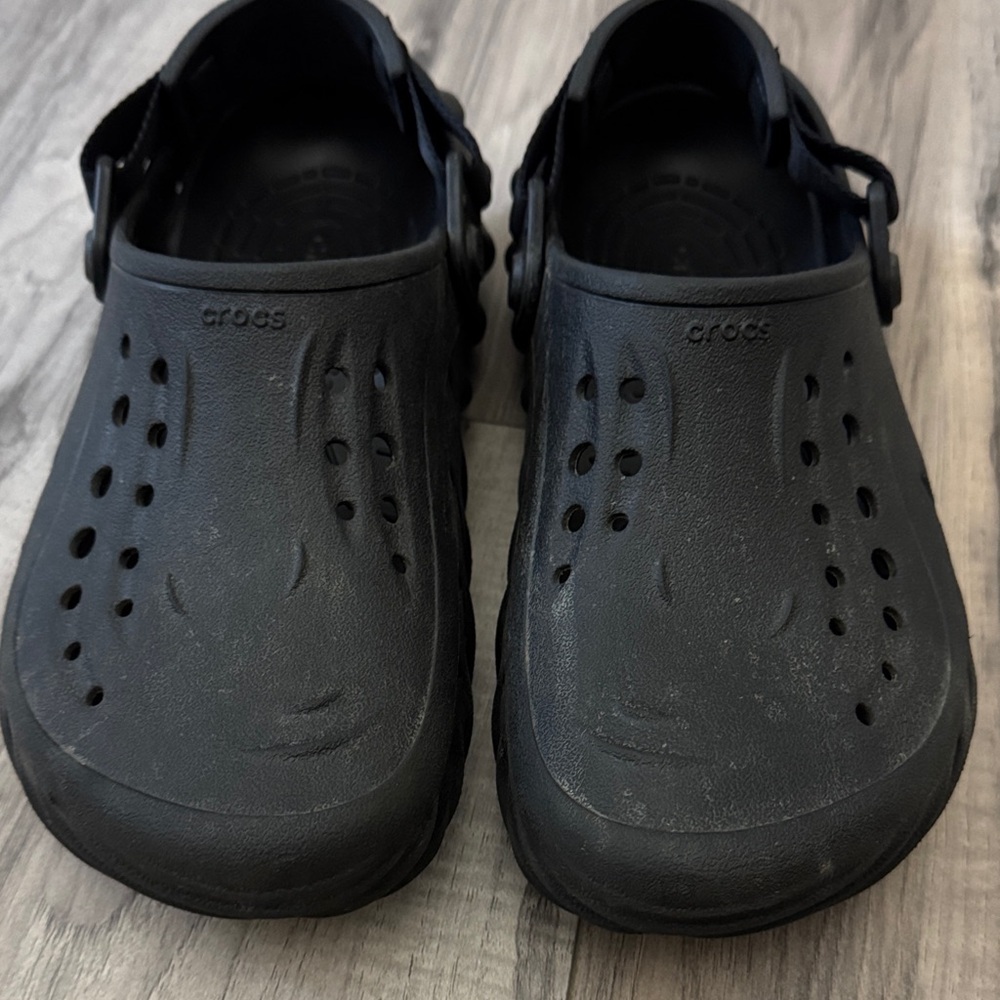 CROCS Black Textured Clogs Echo J6 - Picture 2 of 15